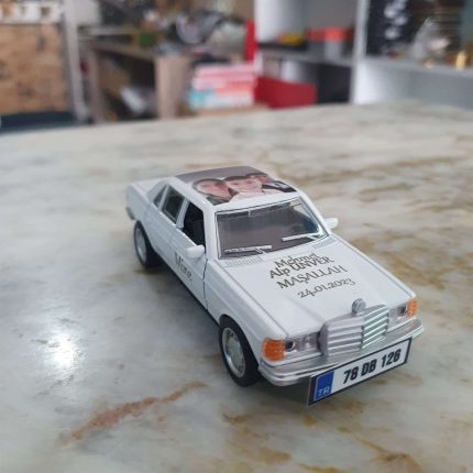 Kişiye Özel Fotoğraflı Yazılı Plakalı Mercedes Metal Araba (3 Renk)